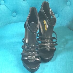 Sandle heels black size 9